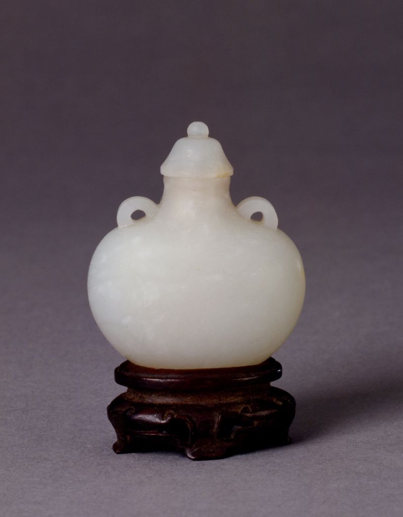 图片[1]-White Jade Light Plain Pocket Type Cigarette Bottle-China Archive